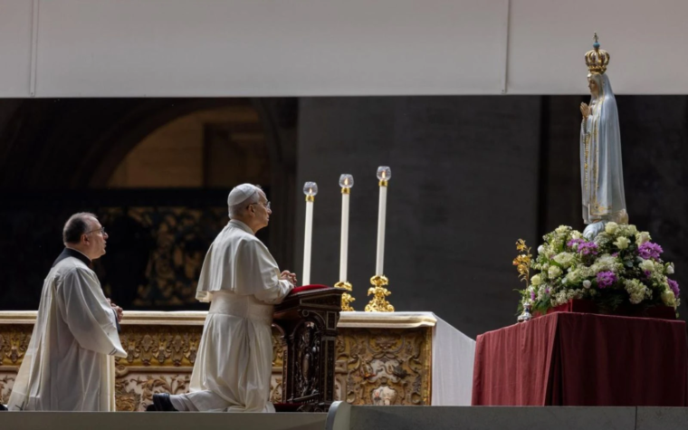 León XIV: Permanezcamos “junto a las cruces infinitas del mundo, donde Cristo sigue crucificado”