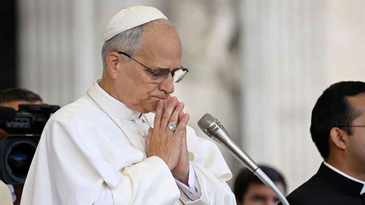 EN VIVO | Santo Rosario por la paz en el mundo con el Papa León XIV