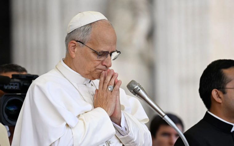 EN VIVO | Santo Rosario por la paz en el mundo con el Papa León XIV