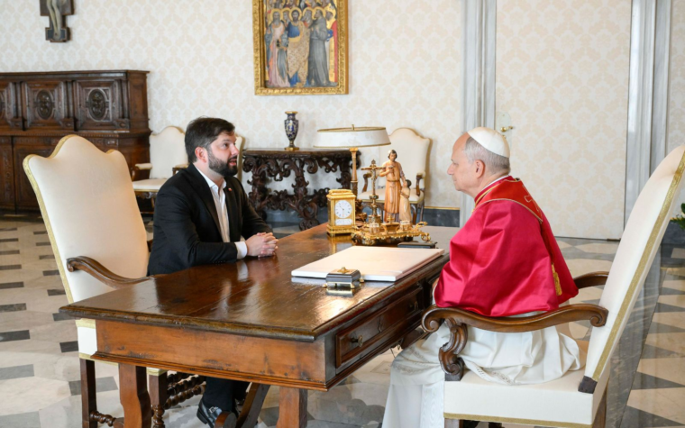 Boric asegura que el Papa León XIV le manifestó su “dolor” por casos de abusos en Chile