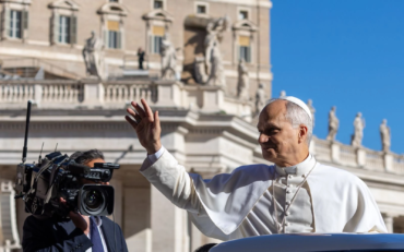 De Europa a América: La Iglesia Católica en el mundo acoge la primera exhortación apostólica de León XIV