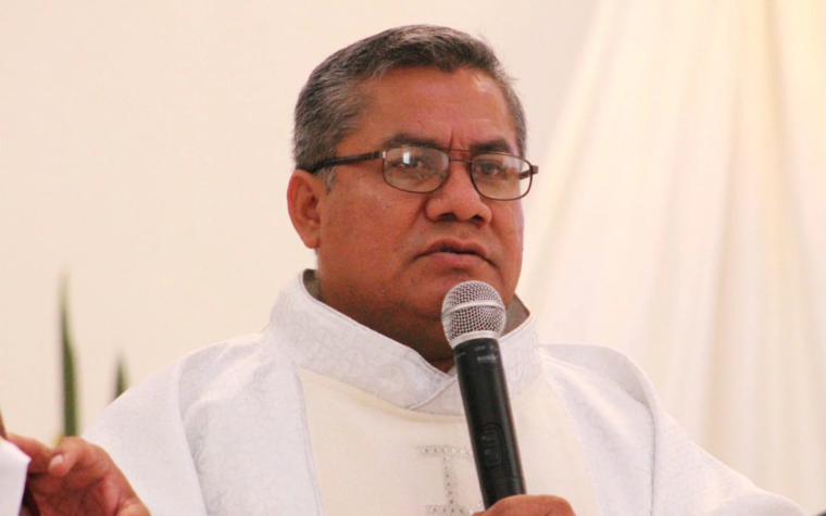 Arrestan a presunto implicado en asesinato de sacerdote en México