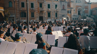 Cientos de niños venezolanos conmueven el corazón de Roma con su música