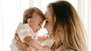 Las mamás revelan la ternura de Dios, dice arzobispo en el Día de la Madre en Argentina