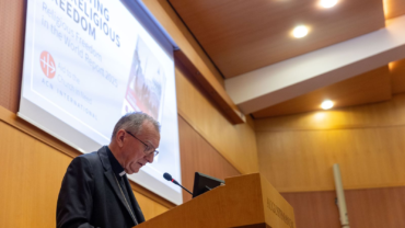 La fe sitiada: regímenes y cárteles asfixian la libertad religiosa en 5 países de Latinoamérica, según ACN