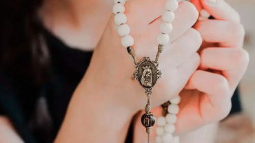 Católicos se unen en vigilias de oración frente a centros de detención del ICE en Baltimore