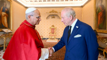 El Papa León XIV y el rey Carlos III hacen historia al rezar juntos por primera vez desde la Reforma