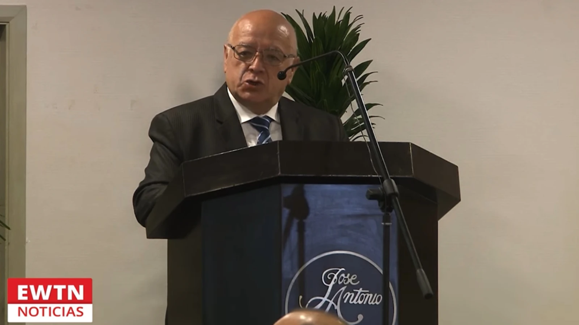 “Jesús me subió a la barca de la fe”: cómo Walter Oyarce halló esperanza en Dios tras la muerte de su hijo