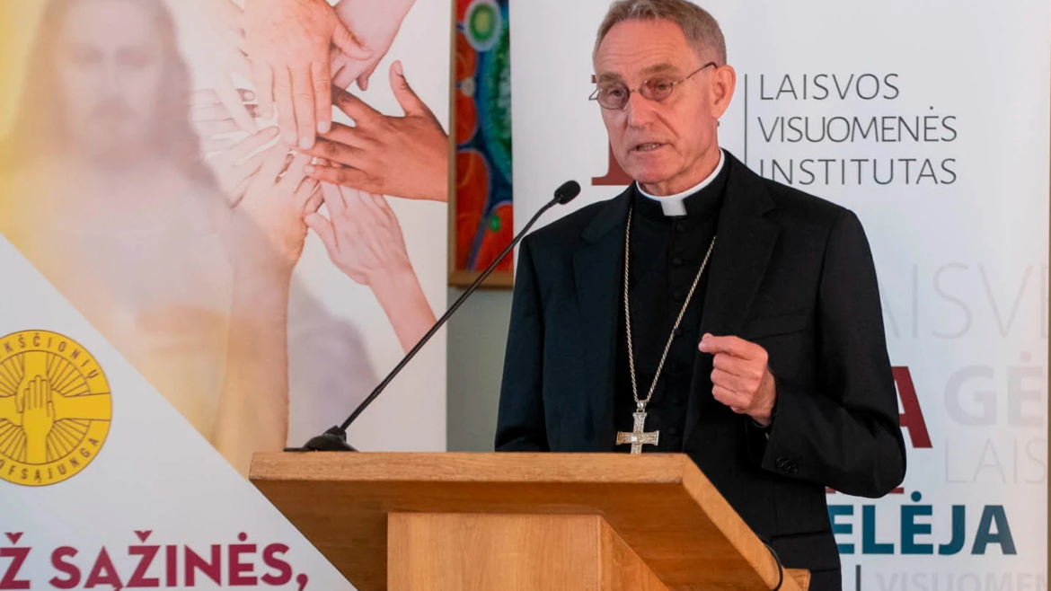 El Arzobispo Gänswein reitera la advertencia de Benedicto XVI sobre la “dictadura del relativismo”