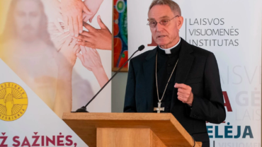 El Arzobispo Gänswein reitera la advertencia de Benedicto XVI sobre la “dictadura del relativismo”