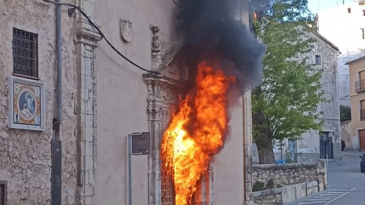 Sentencia por ataque incendiario contra una iglesia sienta precedente en España, según expertos