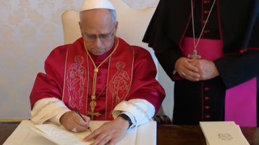 León XIV firma su primera exhortación apostólica: “Dilexi te”, sobre el amor a los pobres