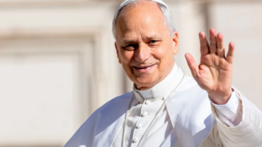 El Papa León XIV invita a elegir valientemente entre Dios o el dinero