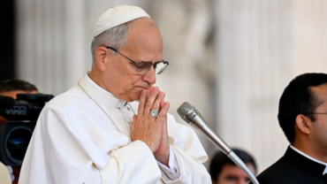 El Papa León XIV afirma que las necesidades espirituales de los migrantes detenidos merecen atención