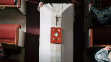¿Por qué cada vez menos católicos tienen funerales en la iglesia en Estados Unidos?