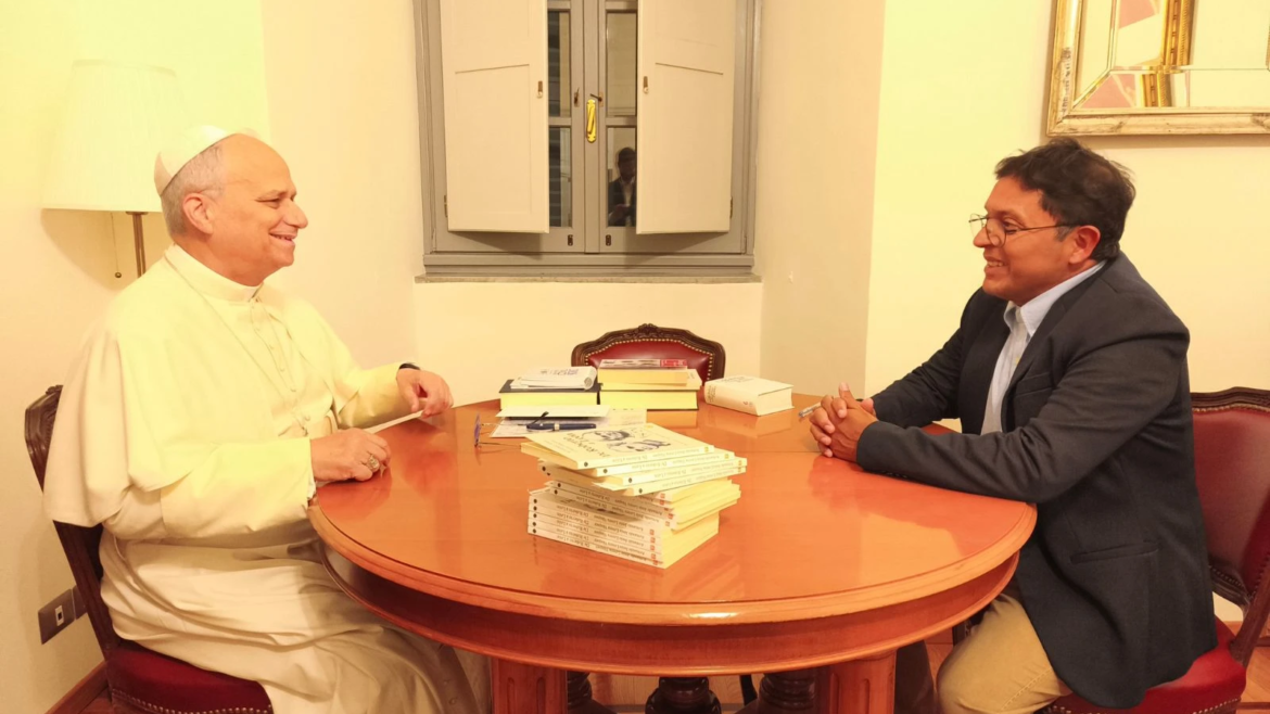 Libro recoge anécdotas de la vida de León XIV, como el día en que le dieron por muerto