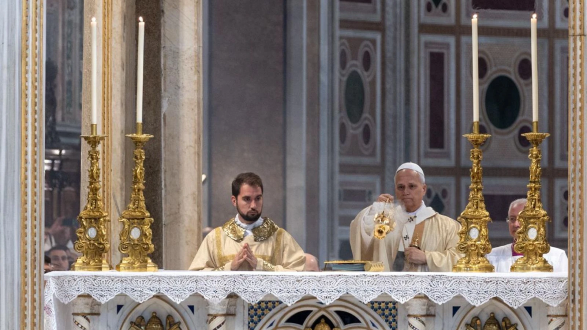 León XIV pide construir una Iglesia con los “cimientos sólidos” de Jesucristo, sin seguir los “criterios del mundo”