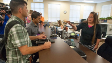 Corte Suprema se niega a revisar la impugnación de la decisión sobre el matrimonio de personas del mismo sexo en EE.UU.