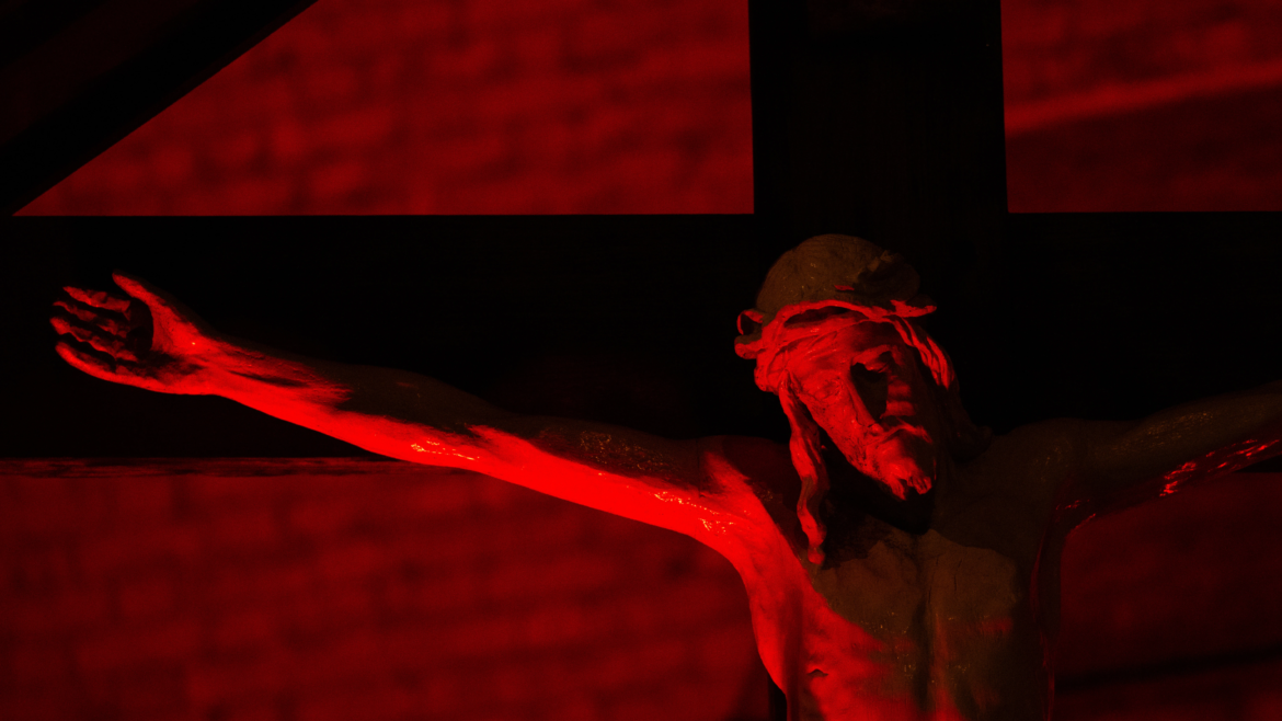 Más de 600 iglesias serán iluminadas de rojo por los cristianos perseguidos en el mundo 