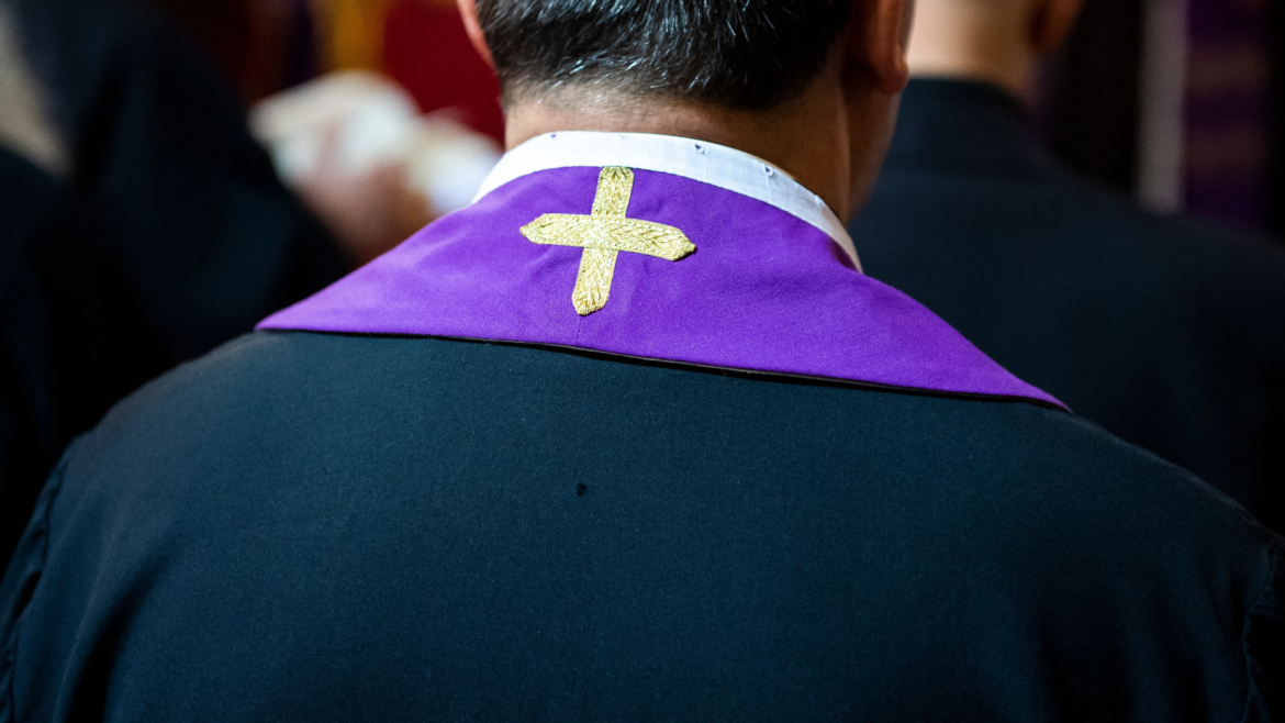 La mayoría de los sacerdotes de Francia son felices en su ministerio