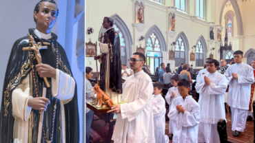 Estatua de San Martín de Porres es instalada por primera vez en una histórica iglesia de Singapur
