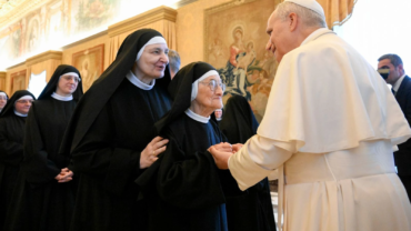 El Papa alaba el “amor silencioso” de las monjas de clausura que desafía la cultura del aplauso