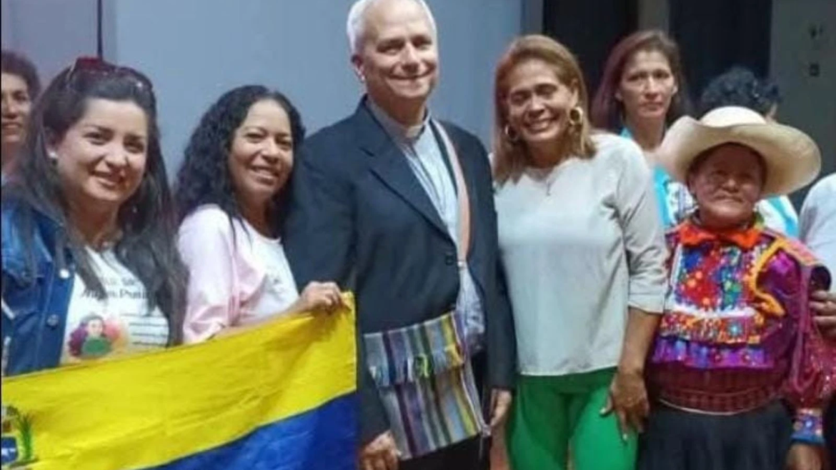 La caricia de Robert Prevost a las familias de inmigrantes venezolanos cuando era obispo de Chiclayo