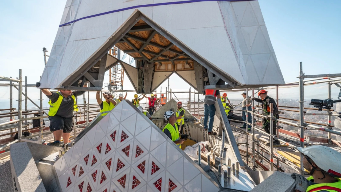 El templo de la Sagrada Familia de Barcelona ya es la iglesia más alta del mundo 