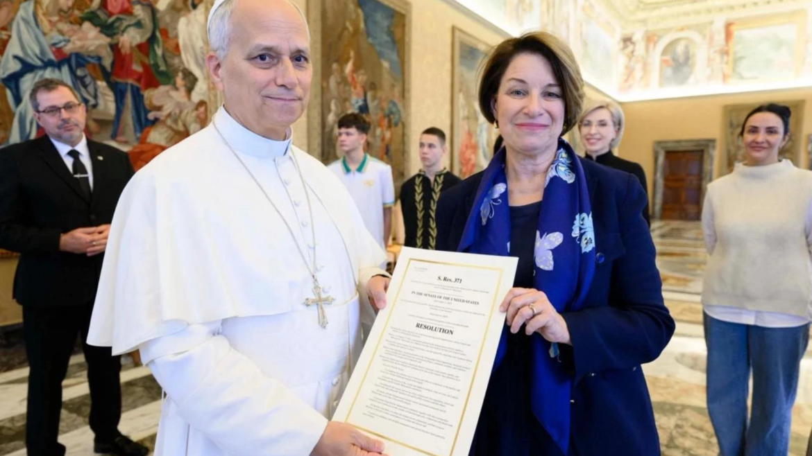 Senadora de EE.UU. se reúne con León XIV para abogar por los niños ucranianos secuestrados