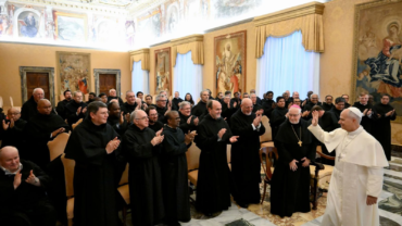 El Papa insta a volver al Evangelio para encontrar las “opciones correctas”