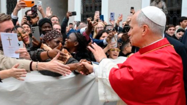 León XIV bendice en Turquía la primera piedra de una iglesia para inmigrantes hispanos en Texas