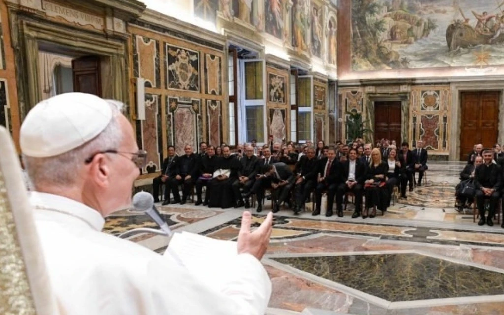León XIV afirma que la universidad católica es expresión del amor de Dios por la persona humana 