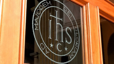 Jesuitas y Conferencia Episcopal Española apartan a un sacerdote acusado de abusos 