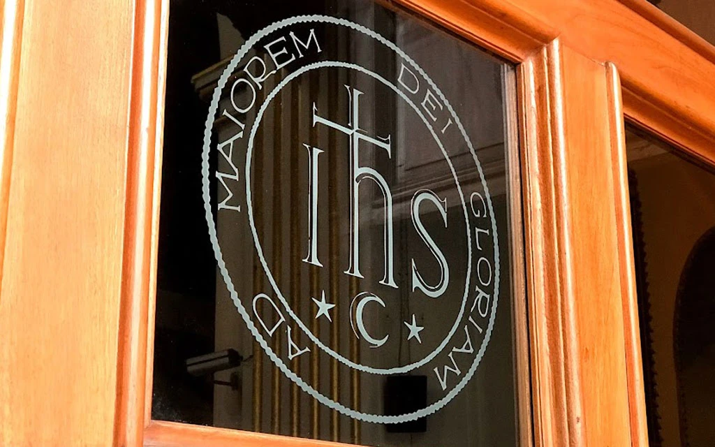 Jesuitas y Conferencia Episcopal Española apartan a un sacerdote acusado de abusos 