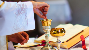 Arquidiócesis de México alerta sobre invalidez de sacramentos en templo de la “Hostia Sangrante”