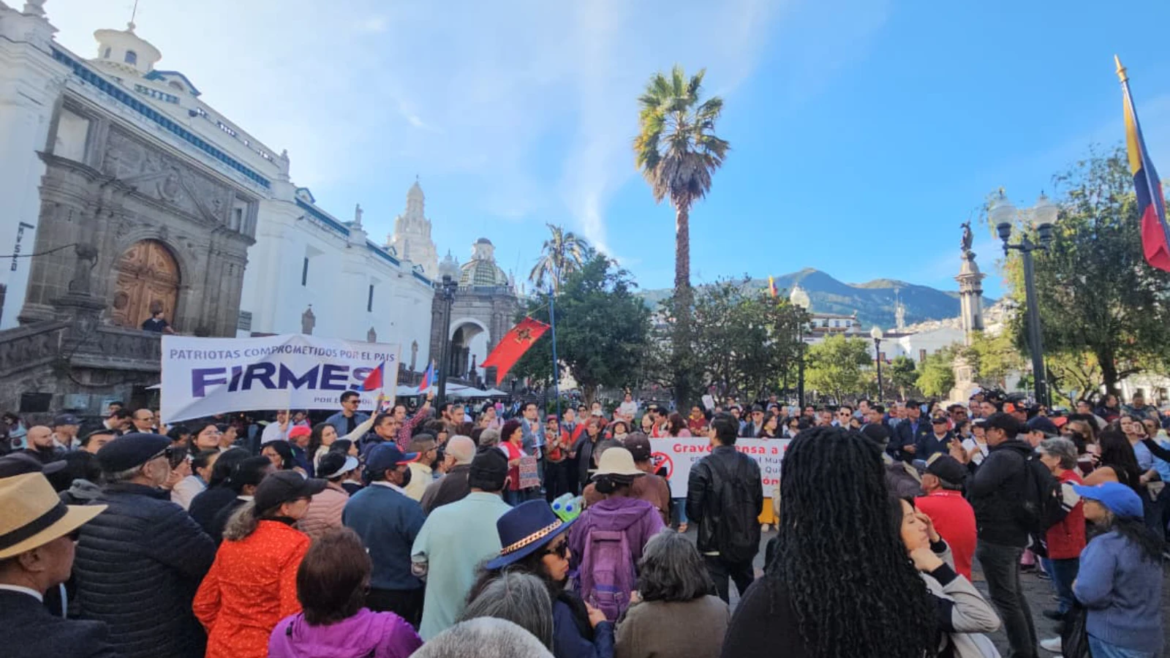 Católicos en Quito convocaron acto público de reparación tras obra drag en antigua capilla