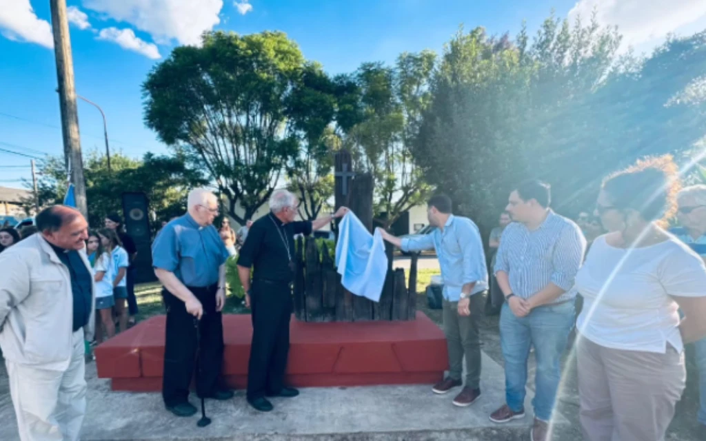 Inauguran primera plaza pública en homenaje al Papa Francisco en Argentina