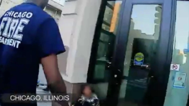 Encuentran a una mujer llorando de dolor fuera de centro de Planned Parenthood en Chicago