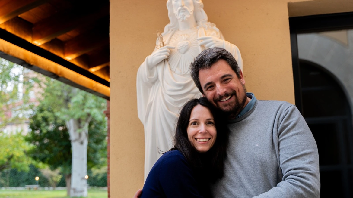 Lanzan en España “Sí a María”, empresa de peregrinaciones: “¡Qué bonito que tu jefe sea Jesús!” 