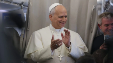 TEXTO COMPLETO de la rueda de prensa del Papa León XIV en el avión de Beirut a Roma