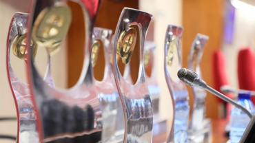 Rosalía y la película “Los domingos”, premiadas por los obispos españoles 